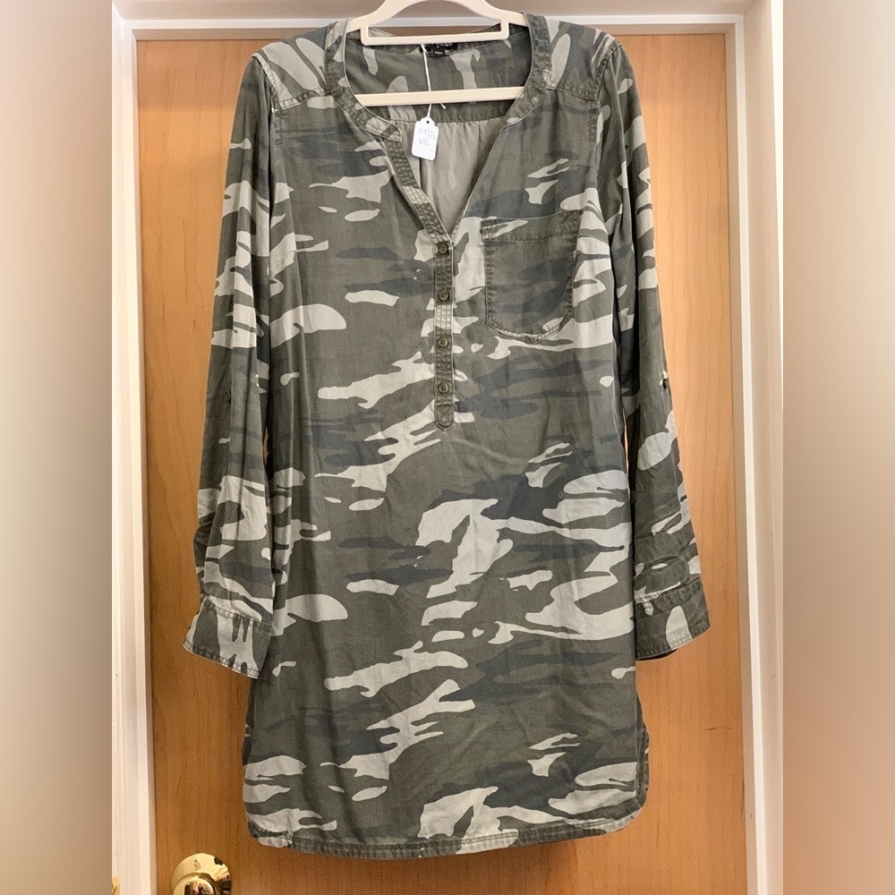 Express Camouflage Long Sleeve Tunic. Size-Small